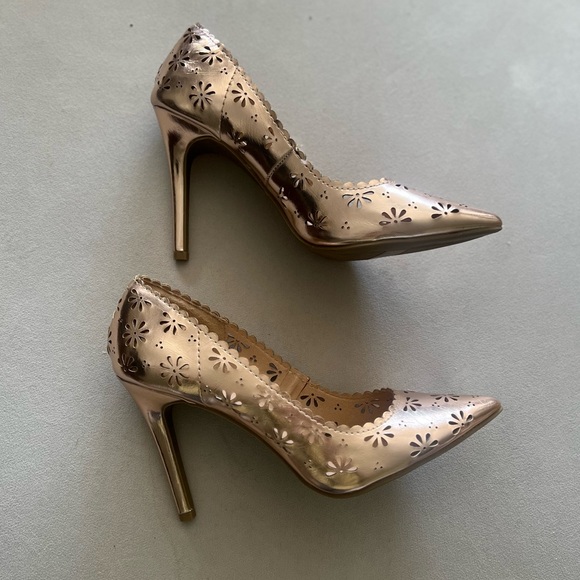 Rose gold metallic pumps - Picture 2 of 4